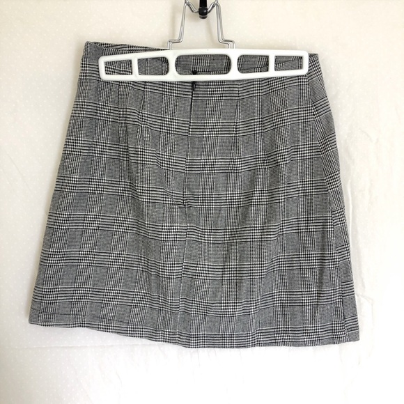 Skirt - Picture 2 of 3